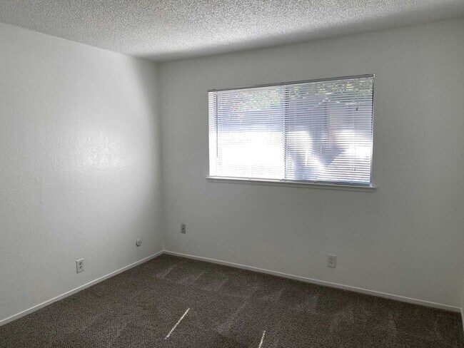 Building Photo - 4819 Suncrest Way