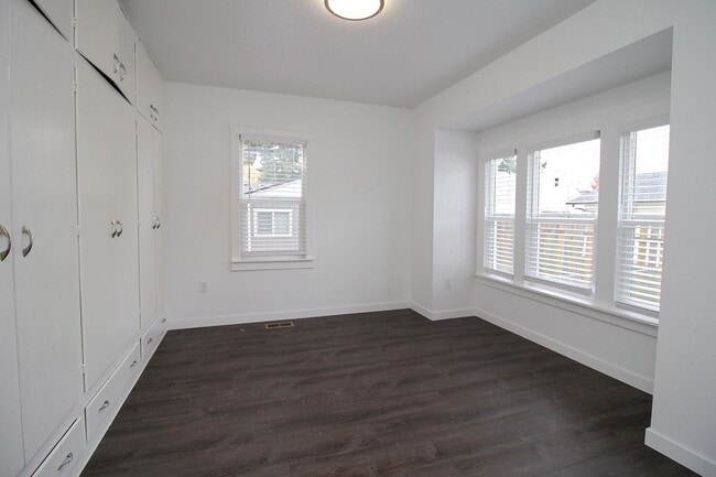 Building Photo - 7225 SE 65th Ave