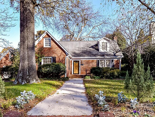 Building Photo - 711 Mt Vernon Ave