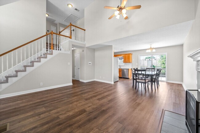 Building Photo - 680 Foxfield Dr