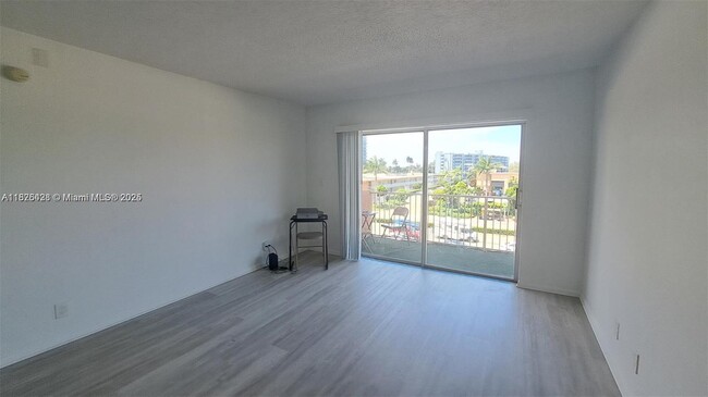 Building Photo - 2200 E Hallandale Beach Blvd