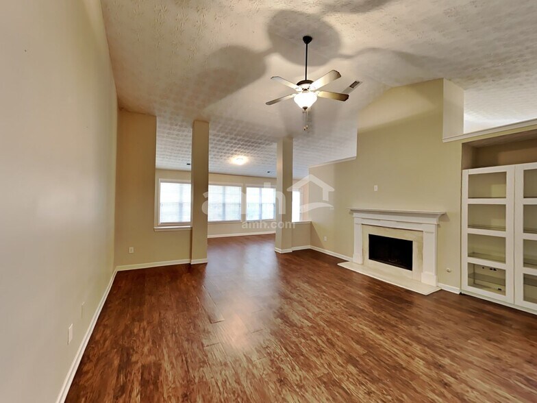 Building Photo - 2166 Blueberry Ln
