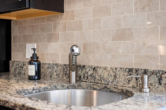 Building Photo - 160 E Berkeley St