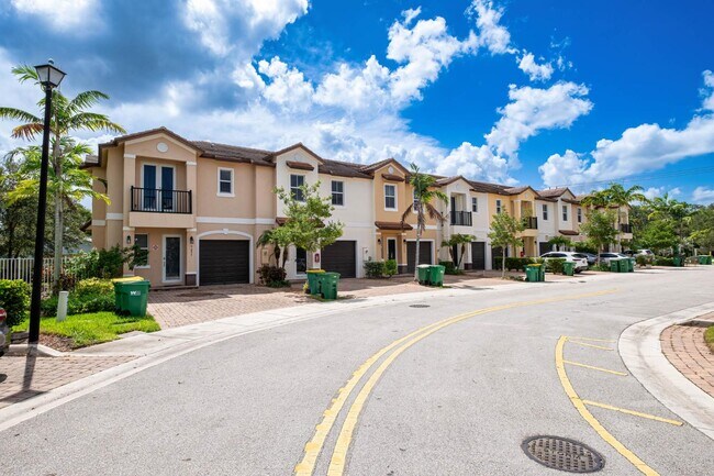 Building Photo - 7651 NW 88 Terrace