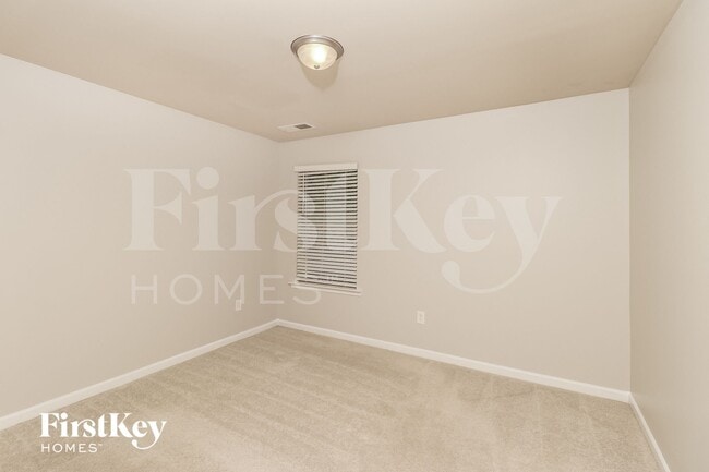 Building Photo - 201 Southwind Cir