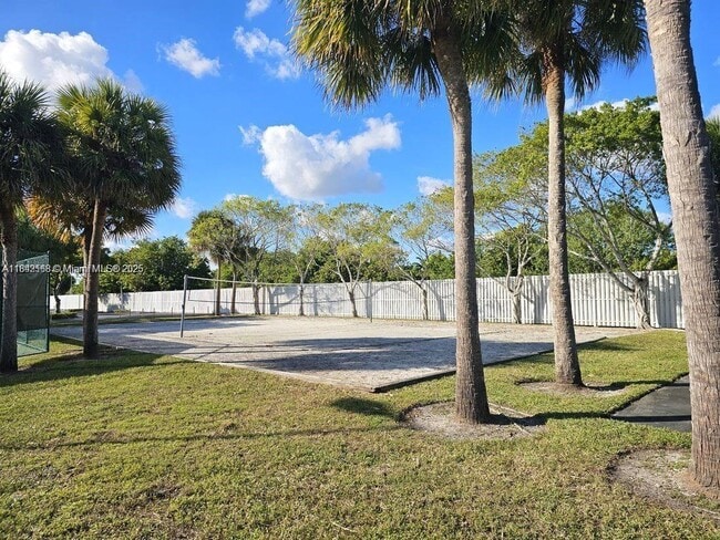 Building Photo - 14301 SW 130th Ave