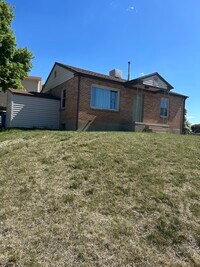 Building Photo - 337 Highland Dr