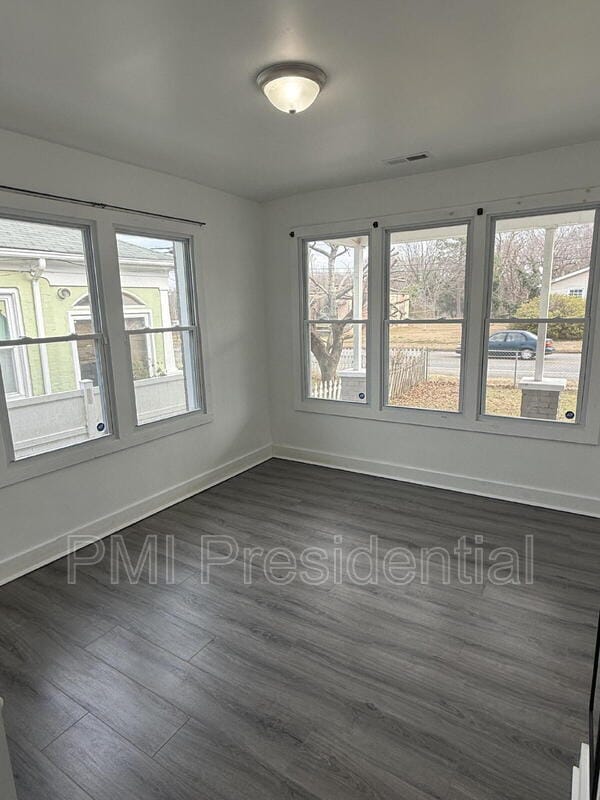 Building Photo - 600 N 21st Ave