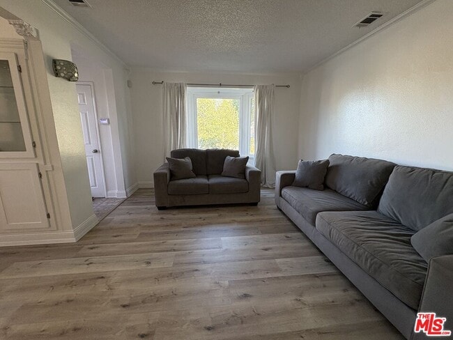 Building Photo - 2417 Andreo Ave