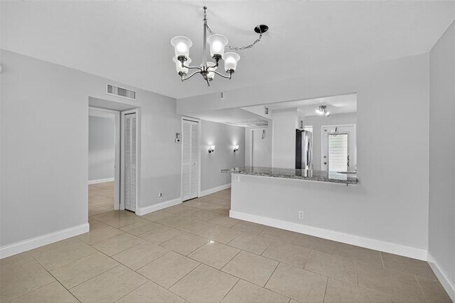 Building Photo - 3090 N Course Dr