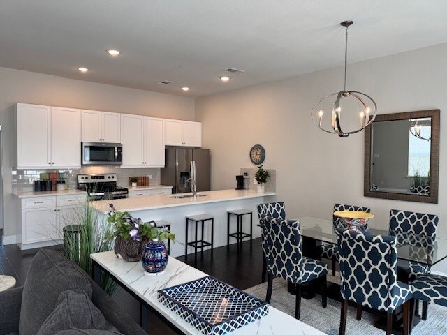 Building Photo - 111 Sumac St