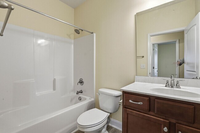 Building Photo - 52 Woodwater Cir