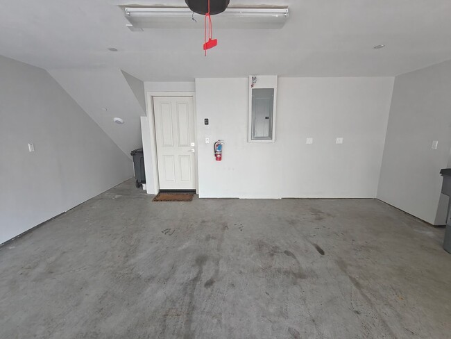 Building Photo - Coming Soon ? Bright, Modern Living in Sunnyvale