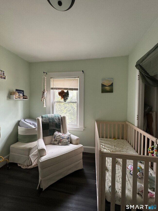 Building Photo - 383 Davis St