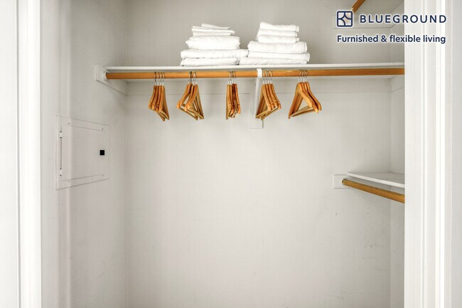 Building Photo - 8601 Lincoln Blvd