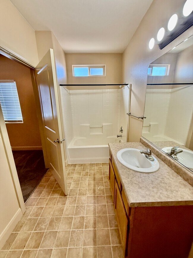 Building Photo - La Venita Condo #B3