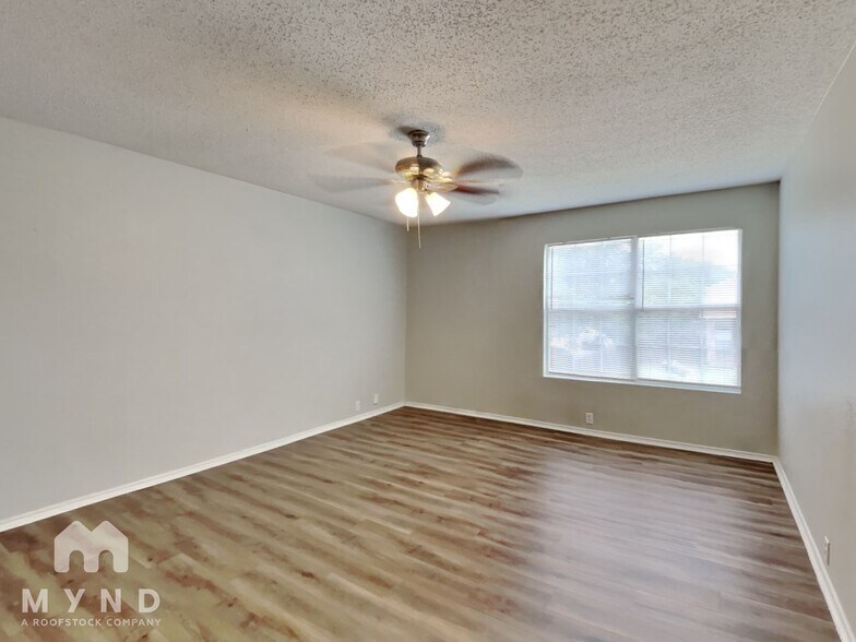 Building Photo - 3117 Stonewall Ln