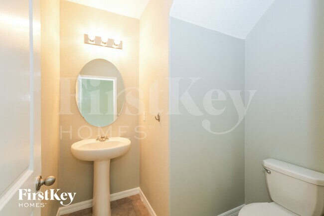 Building Photo - 9624 Sage Creek Dr