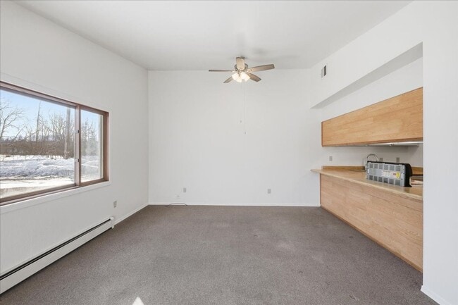 Building Photo - 900 N Wesglenn Cir