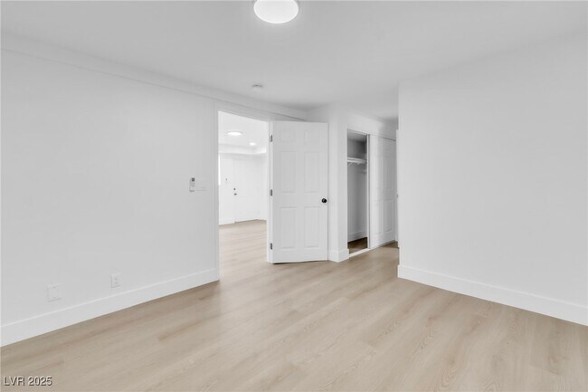 Building Photo - 3485 Shamrock Ave