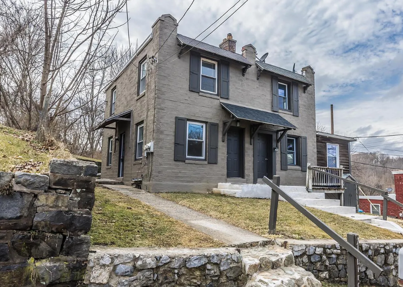 Primary Photo - 19 Birch St