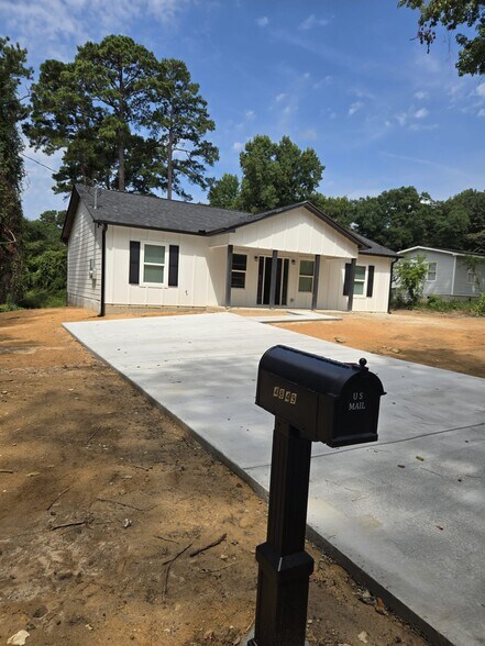 Building Photo - 4849 Wilson Rd