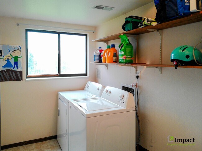 Building Photo - 5005 Sunbird Cliffs Dr