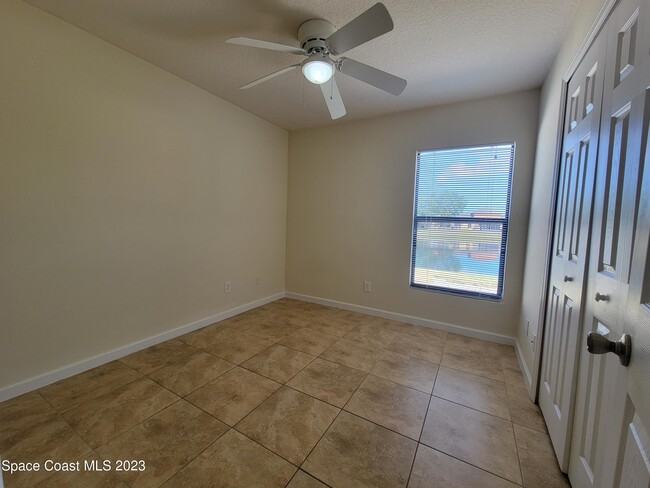 Building Photo - 1125 Luminary Cir