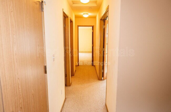 Building Photo - 1208 Burnside Pl