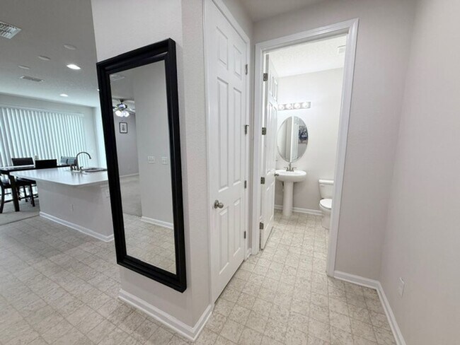Building Photo - Beautiful home available for rent in the d...