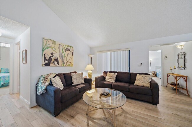 Building Photo - 1801 S US Hwy 1