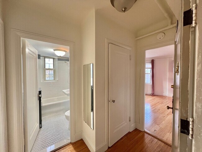 Building Photo - 1450-1454-1454 Beacon St