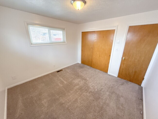 Building Photo - 3 Bedroom, 1.5 Bath House in Pacific Terrace neighborhood