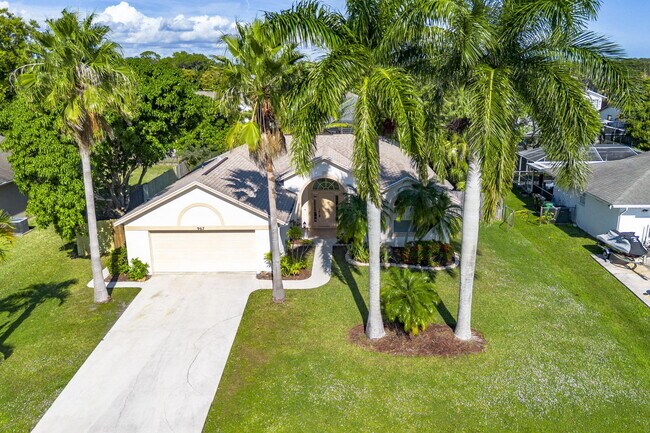 Building Photo - 967 SE Browning Ave