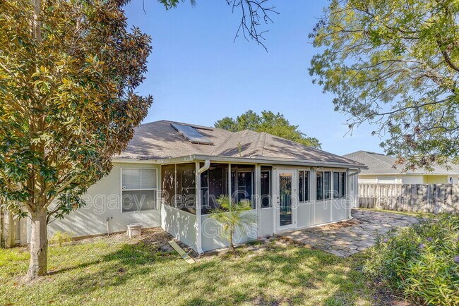 Building Photo - 12312 Harbor Winds Dr N