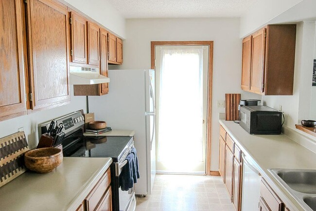 Building Photo - 3422 West St