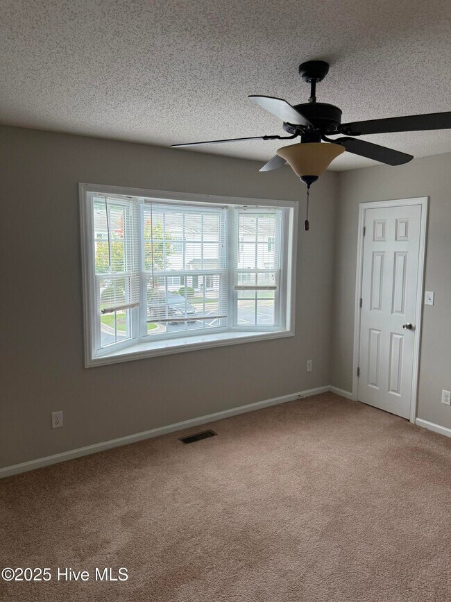 Building Photo - 1222 Cross Creek Cir