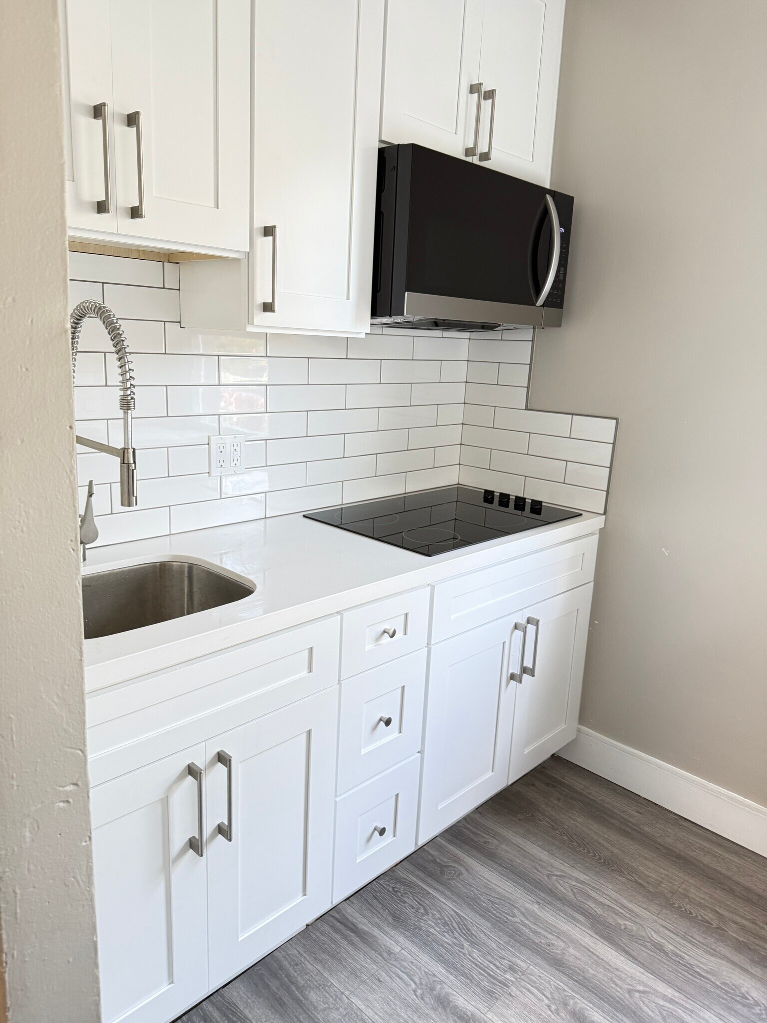 Unit 1 - Modern Kitchen - 1248 W 24th St