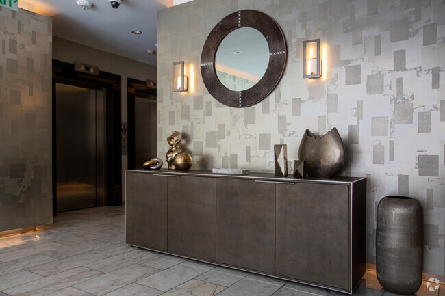 Lobby - 10635 Wilshire