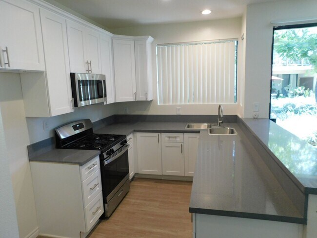 Building Photo - 1 Bedroom 1 Bathroom Downstairs Unit in Ga...