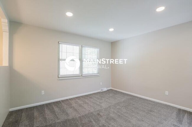 Building Photo - 3 Bedroom Pet-Friendly Home in INDEPENDENC...