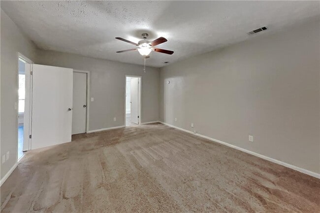 Building Photo - 4741 Nutmeg Way SW