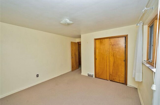 Building Photo - 5331 Old Logan Ferry Rd