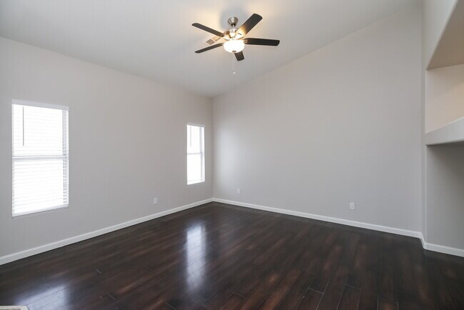 Building Photo - 14823 W Dovestar Dr