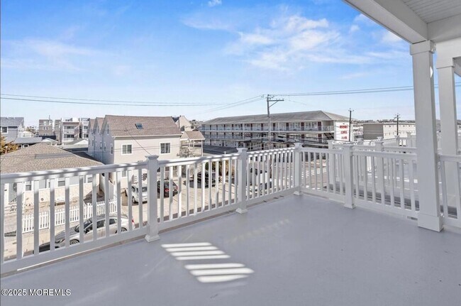 Building Photo - 207 Carteret Ave