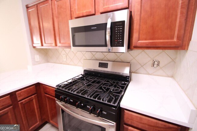 Building Photo - 2173 Executive Dr N