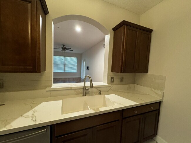 Building Photo - The Overlook - Baymeadows