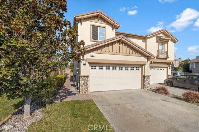 Building Photo - 3661 Hawks Dr
