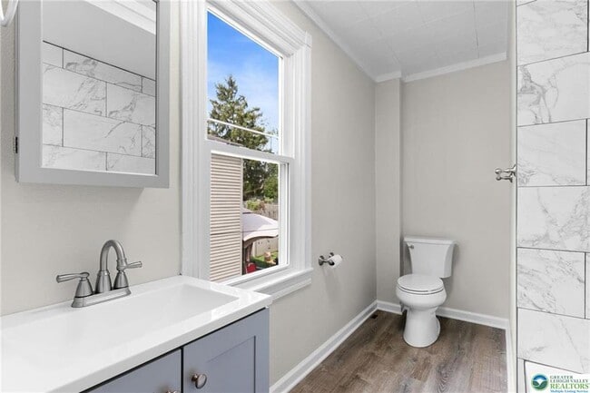 Building Photo - 821 Jackson St