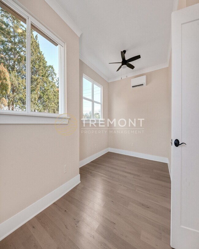 Building Photo - 1215 J Andrews Pl